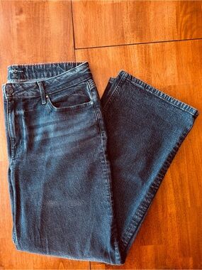Women's Relaxed Straight Leg Sparkle Jeans in Black